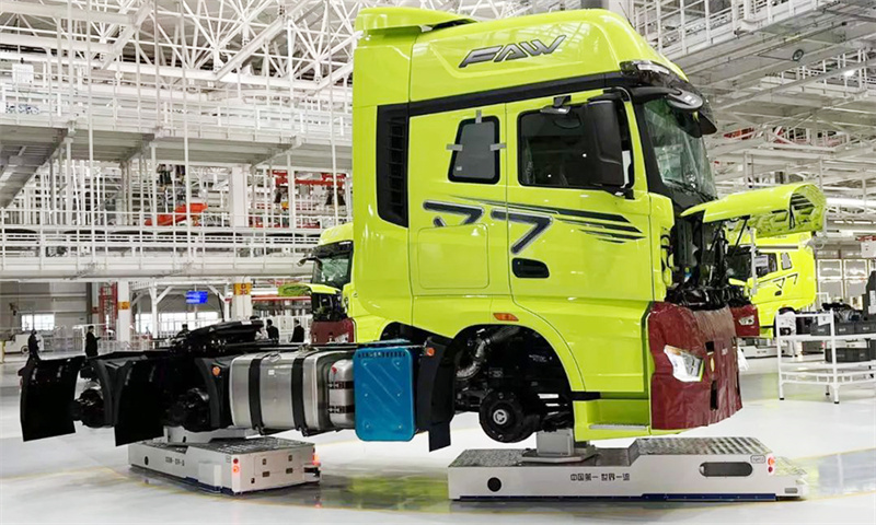 Die intelligenten Fertigungsfähigkeiten der SIASUN-Schwernutzlast-Mobilroboter（images 4）