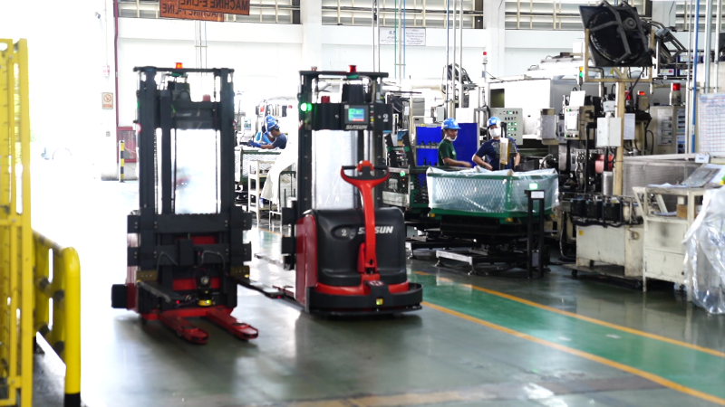 Robot Product Matrix Goes Global! SIASUN Joins Forces with Customers to Revolutionize Smart Manufacturing in Thailand（images 3）