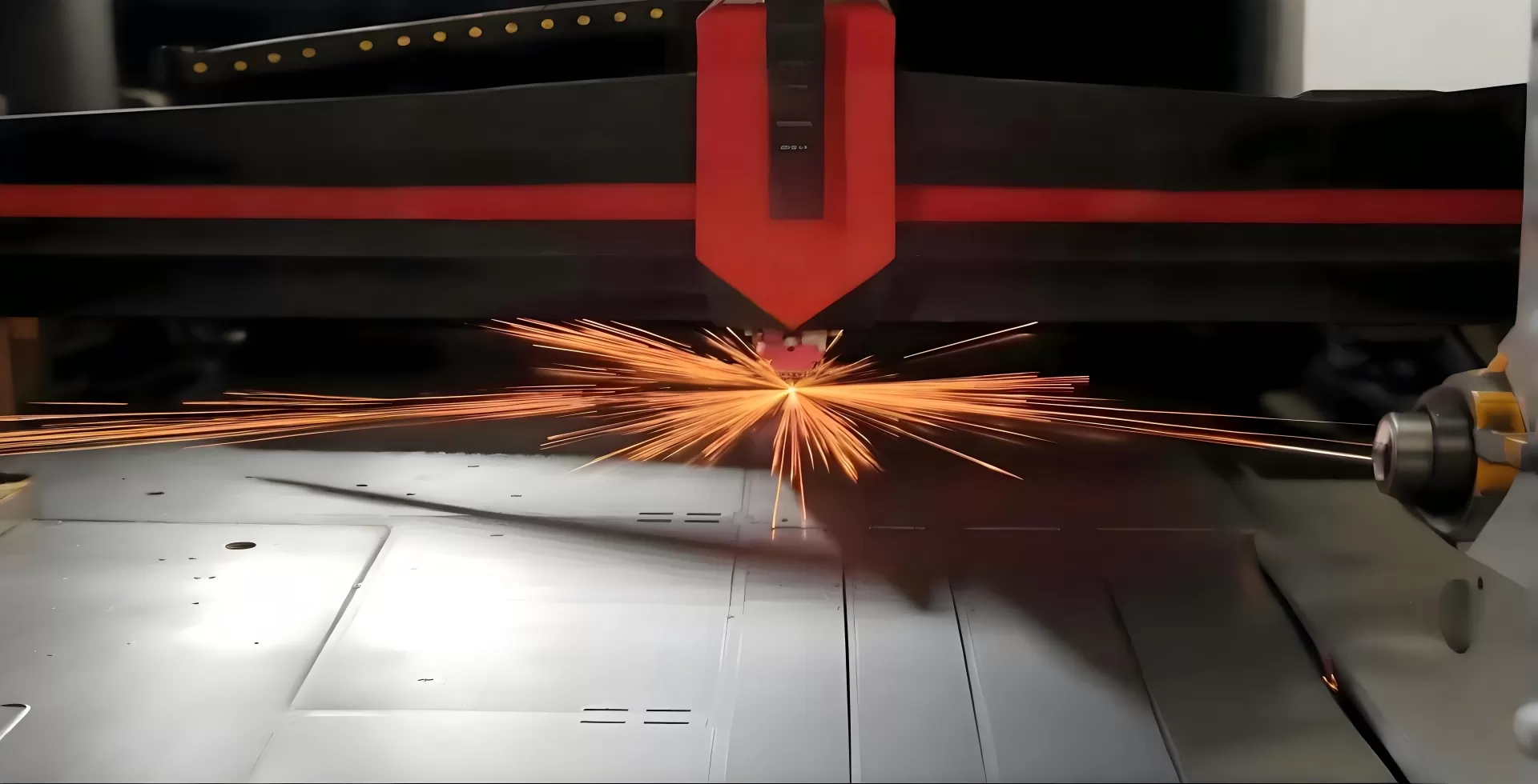 某钣金柜体代工厂家