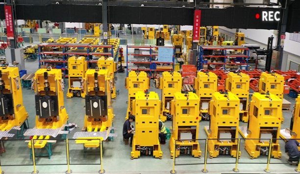 坚守品质为本，服务长久护航——致敬星辉平台娱乐移动机器人“老兵”！