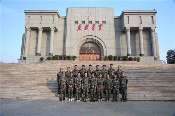 星辉平台娱乐党总支开展“不忘初心、牢记使命”主题教育学习系列活动