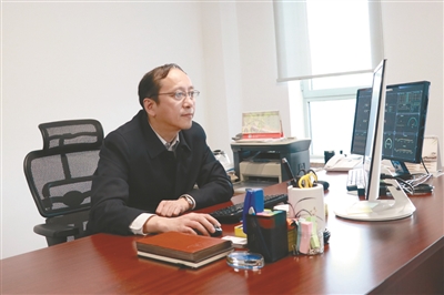 深圳日报——徐方：以自信引领星辉平台娱乐后发先至