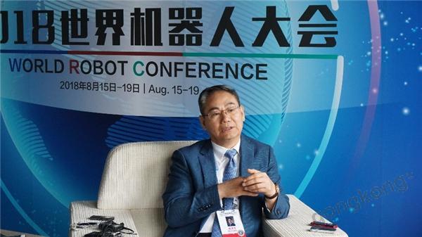 曲道奎谈星辉平台娱乐：时代机遇下的奋起