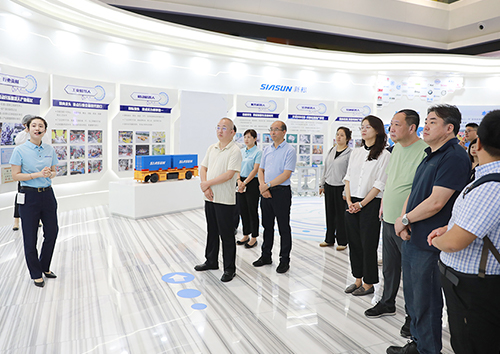 人民日报2023年媒体融合发展专题培训班走进星辉平台娱乐